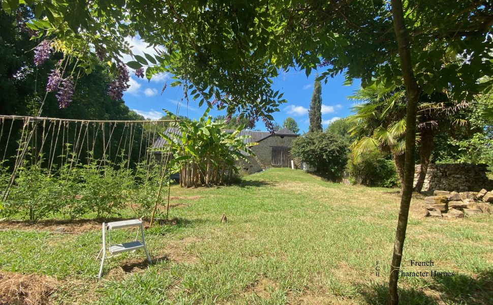Superb 17th century Bearnaise farm in the heart of the Jurancon wine region just 20 minutes from Pau