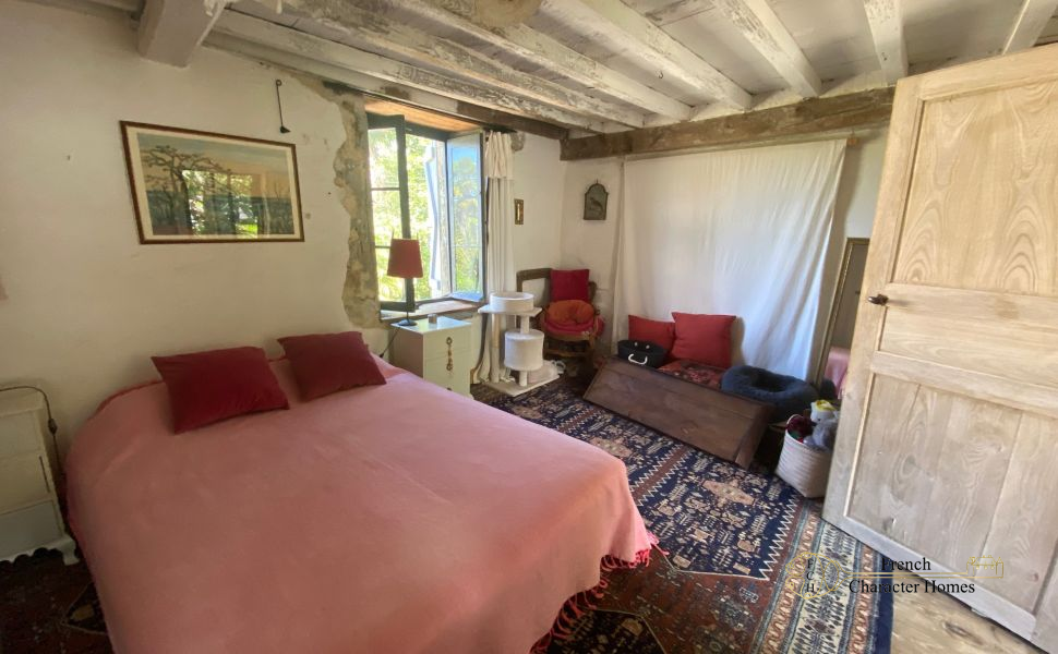 Superb 17th century Bearnaise farm in the heart of the Jurancon wine region just 20 minutes from Pau