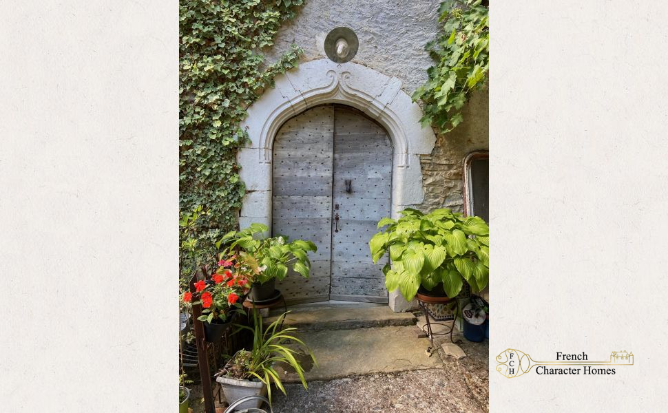 Superb 17th century Bearnaise farm in the heart of the Jurancon wine region just 20 minutes from Pau