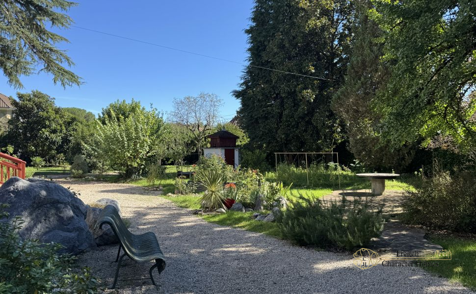 An Impeccably Presented Basque Style Villa In Popular Bastide Town Of Navarrenx
