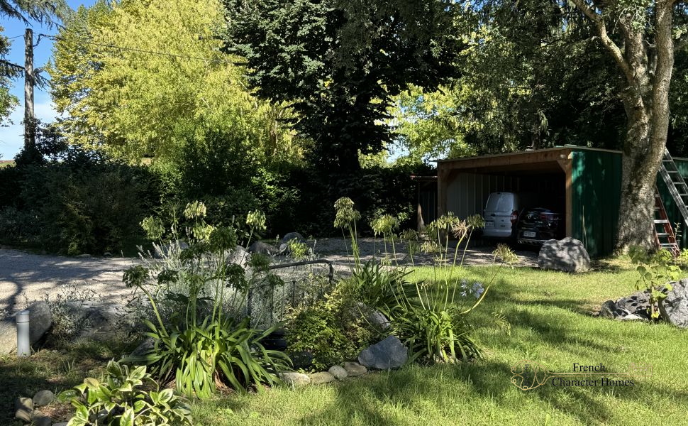 An Impeccably Presented Basque Style Villa In Popular Bastide Town Of Navarrenx