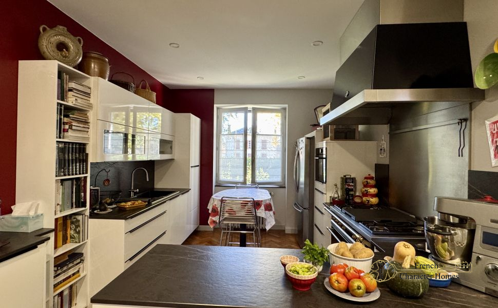 An Impeccably Presented Basque Style Villa In Popular Bastide Town Of Navarrenx