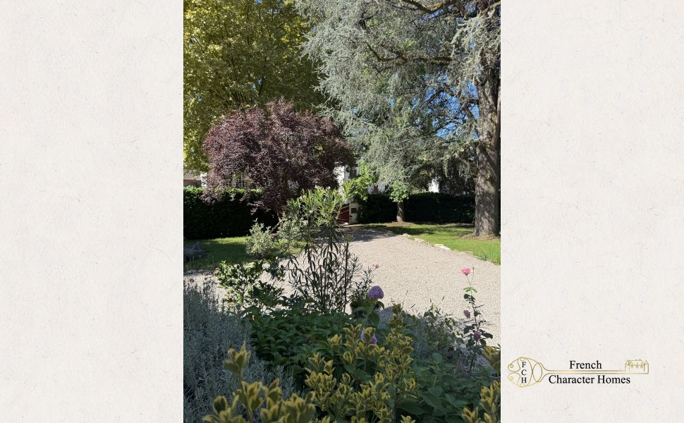 An Impeccably Presented Basque Style Villa In Popular Bastide Town Of Navarrenx