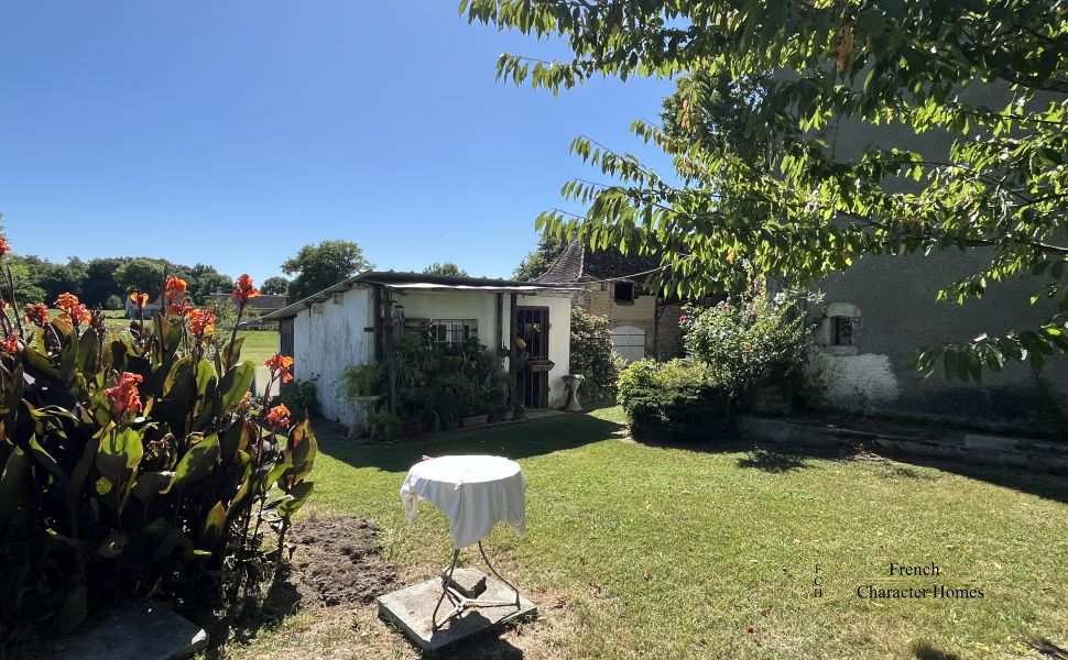 Charming & Thoughtfully Renovated 3 bedroom Béarnaise Farmhouse with Large Barn
