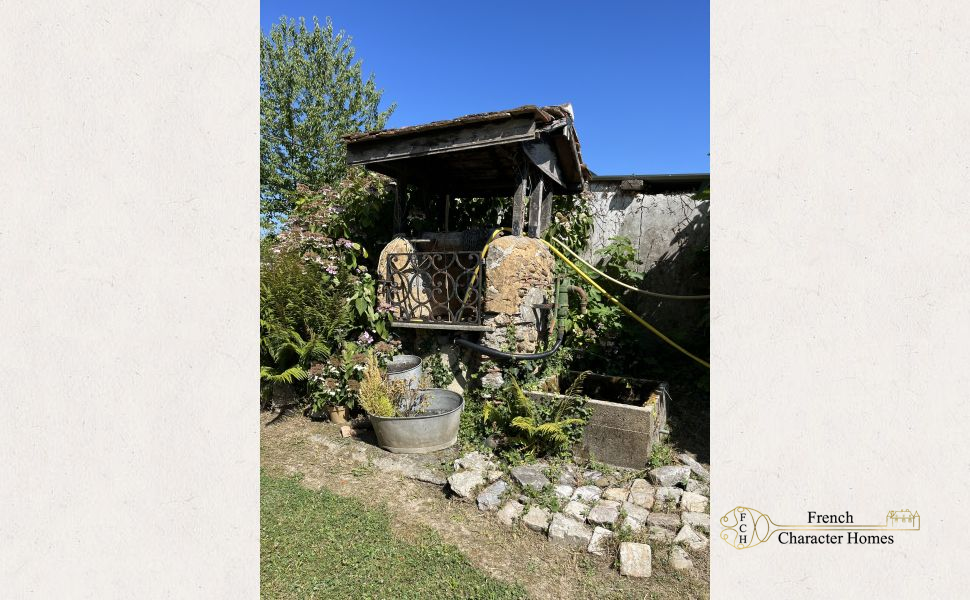 Charming & Thoughtfully Renovated 3 bedroom Béarnaise Farmhouse with Large Barn