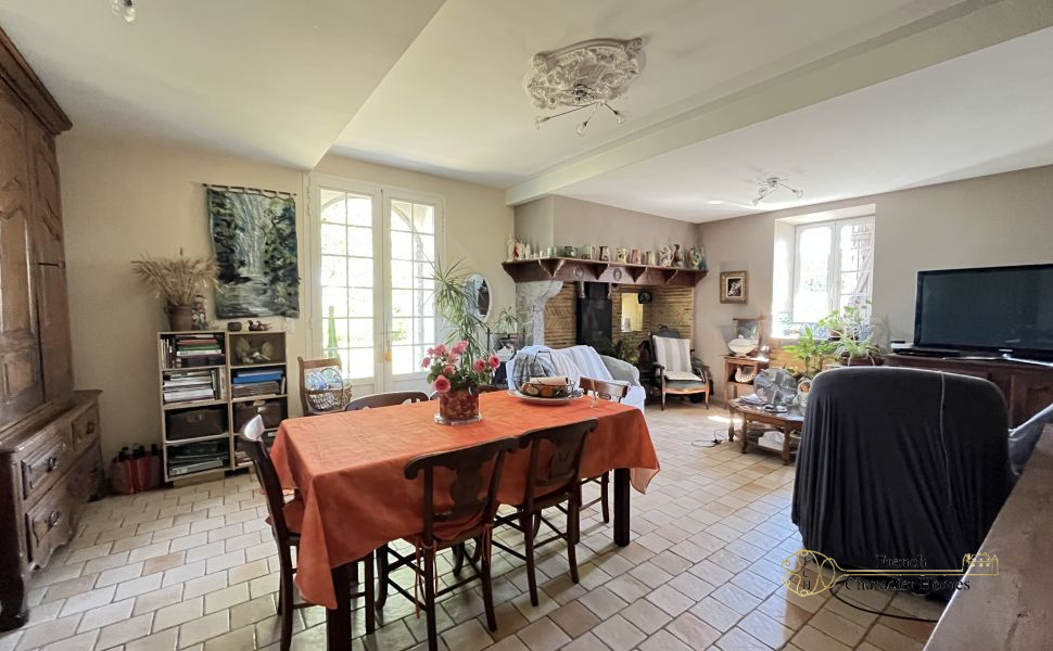 Charming & Thoughtfully Renovated 3 bedroom Béarnaise Farmhouse with Large Barn