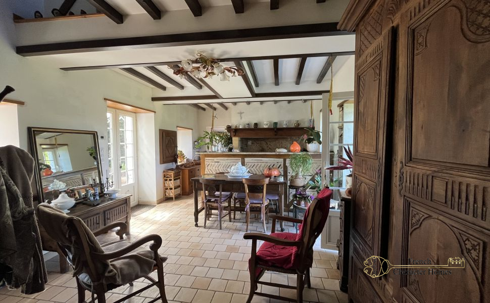 Charming & Thoughtfully Renovated 3 bedroom Béarnaise Farmhouse with Large Barn