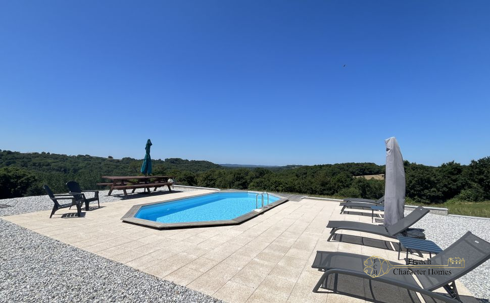 Exceptional Landaise Estate with Tourism Potential, Panoramic Views, Pool & Spacious Outbuildings