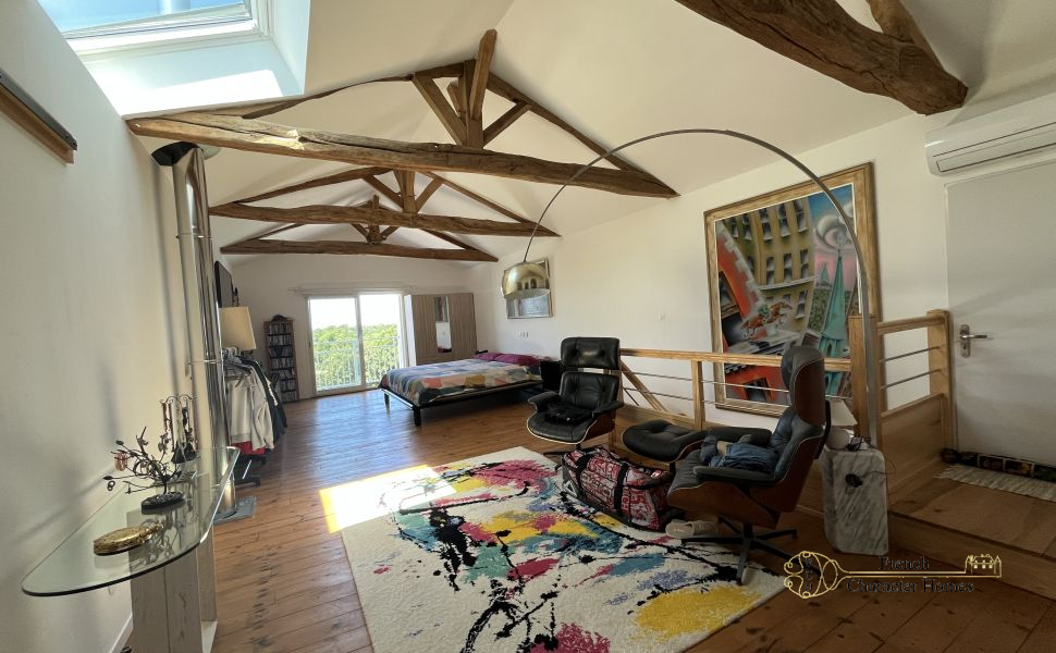 Exceptional Landaise Estate with Tourism Potential, Panoramic Views, Pool & Spacious Outbuildings