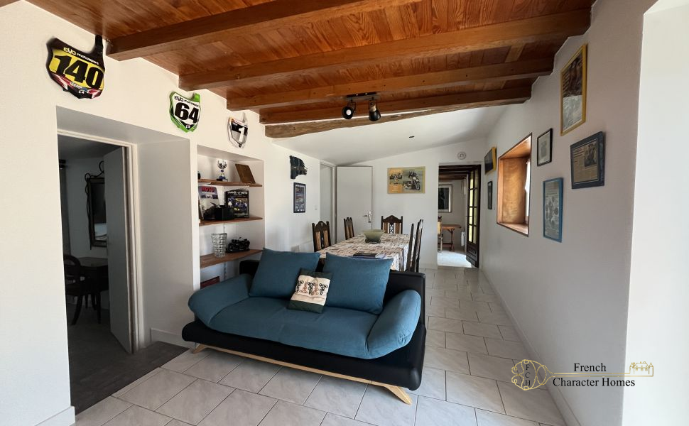 Exceptional Landaise Estate with Tourism Potential, Panoramic Views, Pool & Spacious Outbuildings