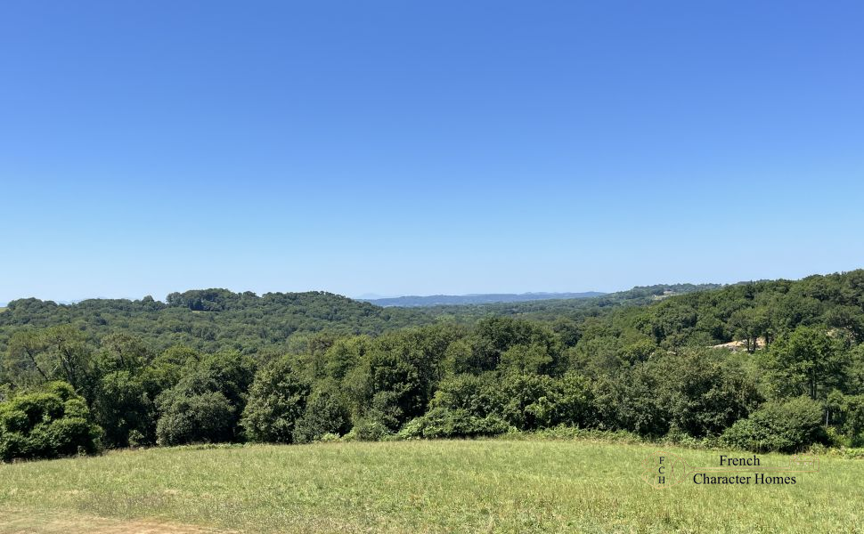 Exceptional Landaise Estate with Tourism Potential, Panoramic Views, Pool & Spacious Outbuildings