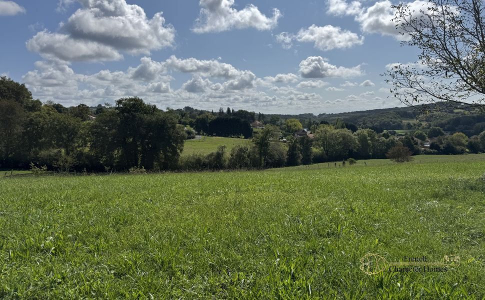 Elegant 18C Country Manor House with 2 Guest Cottages, Barn & 12 acres of Land