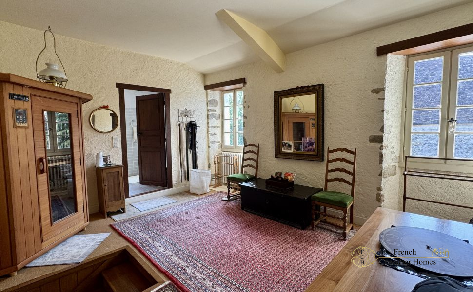 Substantial Village Manor House with River Frontage