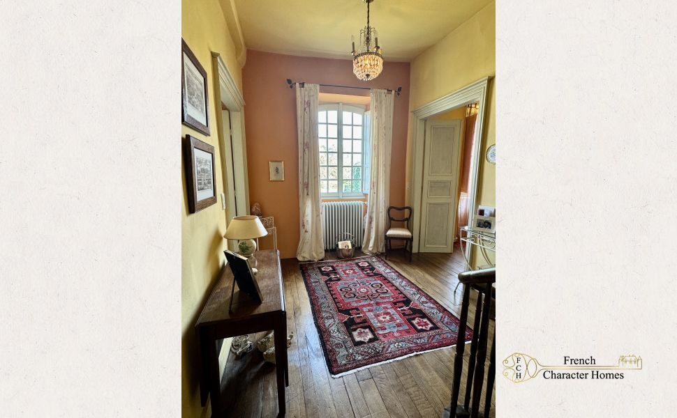 Substantial Village Manor House with River Frontage