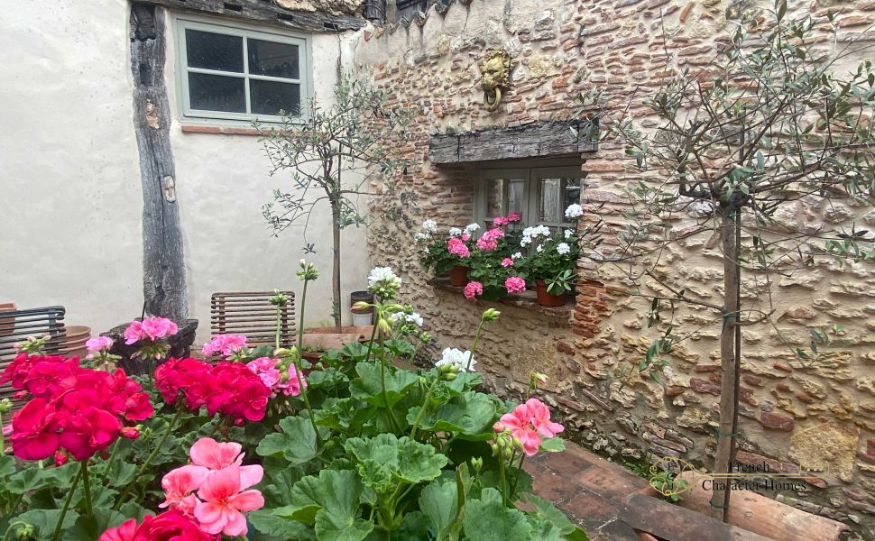 Rare Opportunity to Acquire one of Les Landes most Recognisable Historic Properties