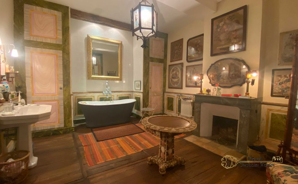 Rare Opportunity to Acquire one of Les Landes most Recognisable Historic Properties