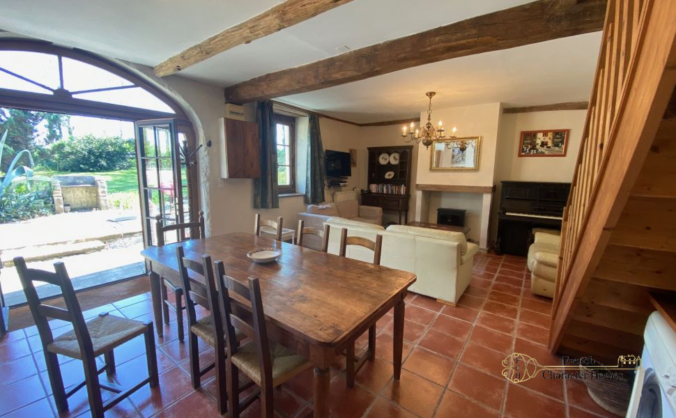 Magnificent 17C Property with 4 bedroom Guest Cottage 30 minutes from Pau