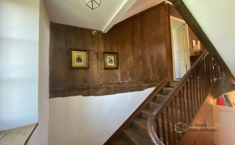 Magnificent 17C Property with 4 bedroom Guest Cottage 30 minutes from Pau