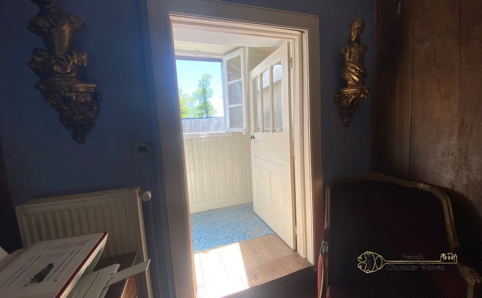 Magnificent 17C Property with 4 bedroom Guest Cottage 30 minutes from Pau