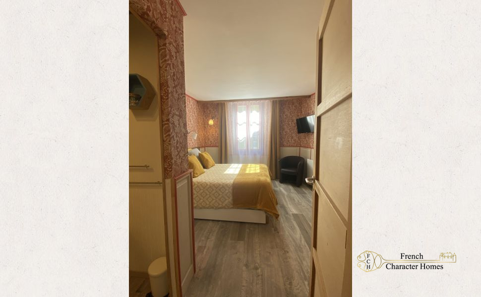 An Immaculately Presented Town House in The Historic Centre Of Salies de Bearn