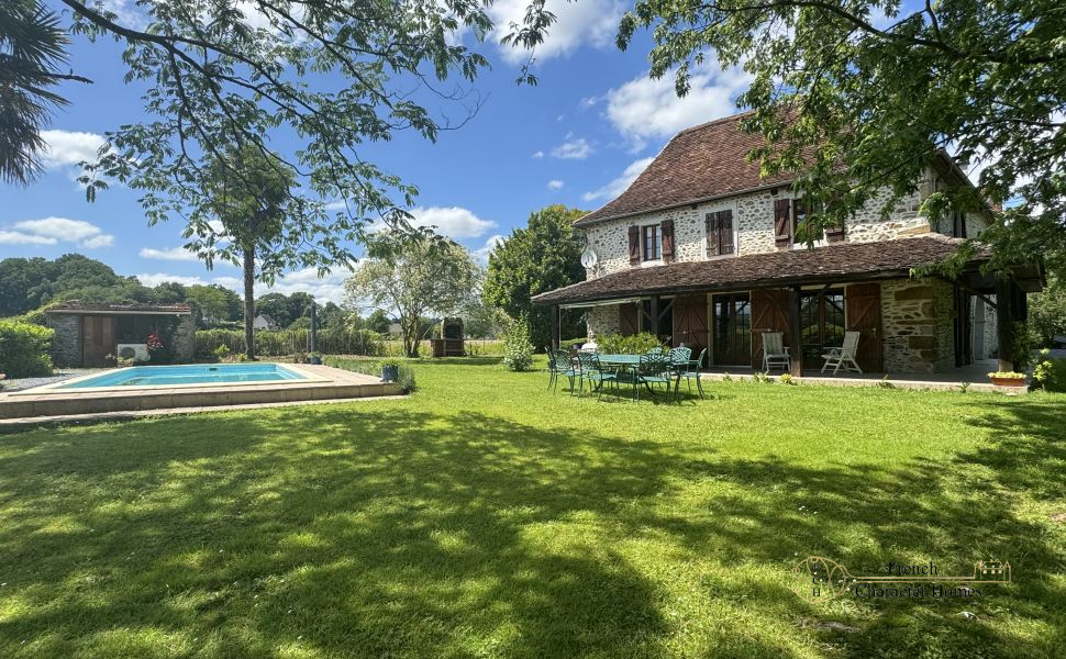A Beautifully Converted Stone Bergerie with Swimming Pool and Mountain Views