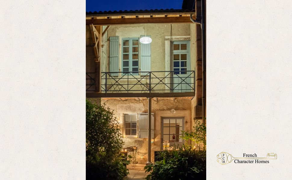 Authentic Bourgeois home dating to 1698 in sought after village. Tastefully renovated.