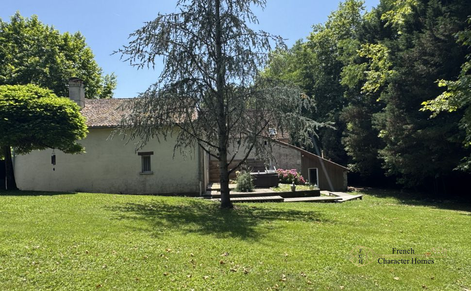 Picturesque 19th Century Watermill In Private Grounds With Swimming Pool