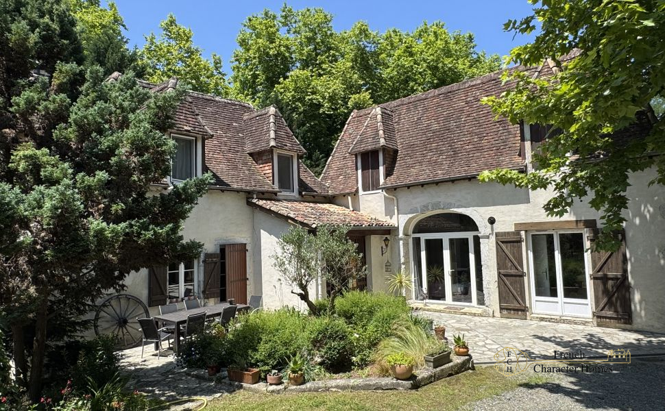 Picturesque 19th Century Watermill In Private Grounds With Swimming Pool