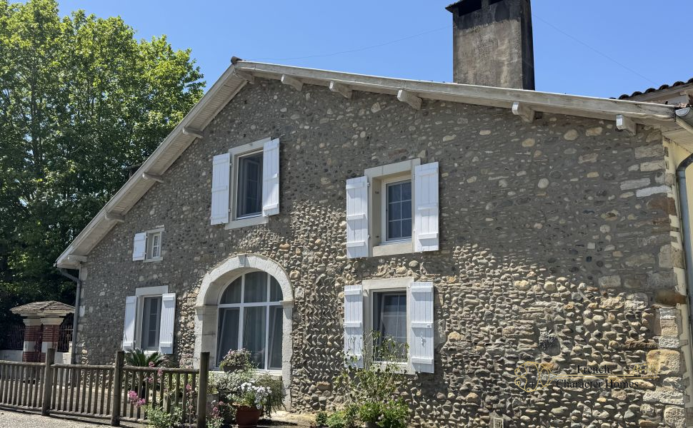 An Immaculately Presented 18C Landaise Farmhouse In Private, Landscaped Grounds of 2,500m2
