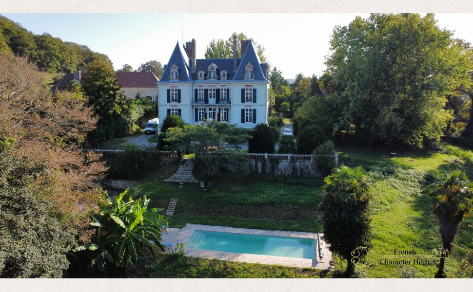 Elegant 19th-Century Château in a Commanding Position; 4HA Land; Pool