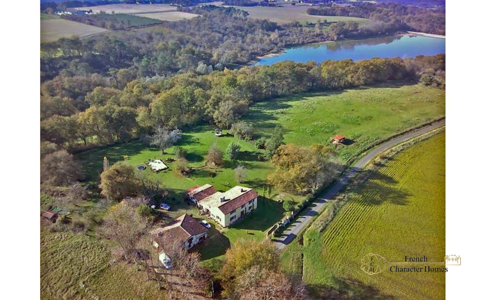 A Former Hunting Lodge, Farmhouse & 2.2 HA of Beautifully Maintained Grounds