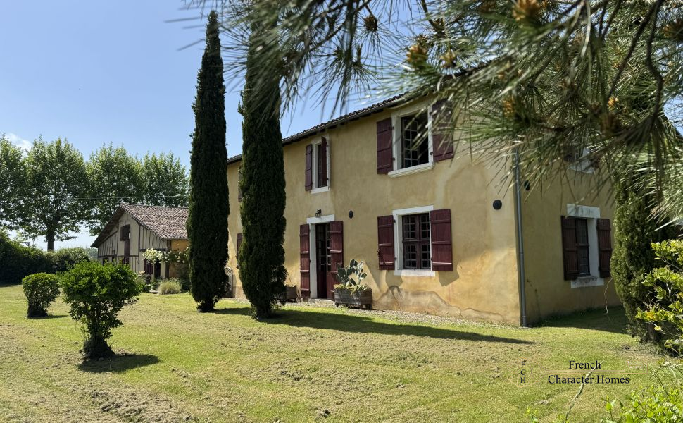 A Former Hunting Lodge, Farmhouse & 2.2 HA of Beautifully Maintained Grounds