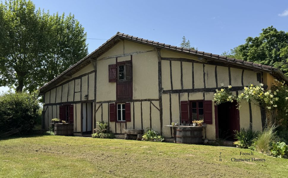 A Former Hunting Lodge, Farmhouse & 2.2 HA of Beautifully Maintained Grounds