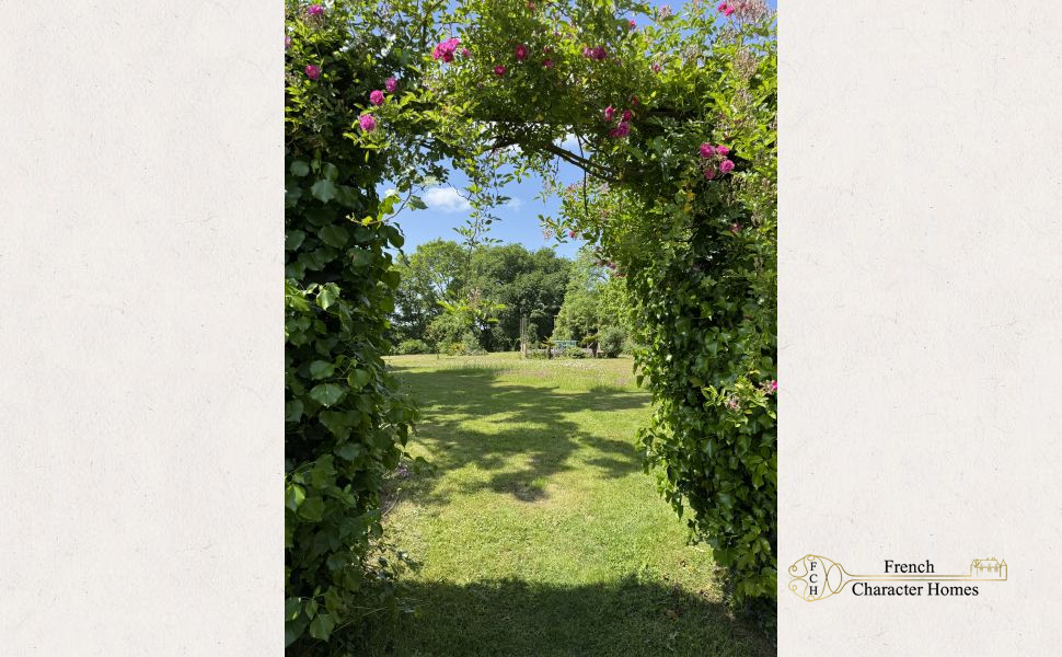 A Former Hunting Lodge, Farmhouse & 2.2 HA of Beautifully Maintained Grounds