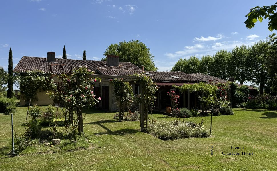 A Former Hunting Lodge, Farmhouse & 2.2 HA of Beautifully Maintained Grounds