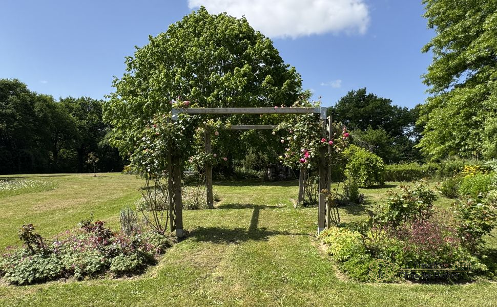 A Former Hunting Lodge, Farmhouse & 2.2 HA of Beautifully Maintained Grounds