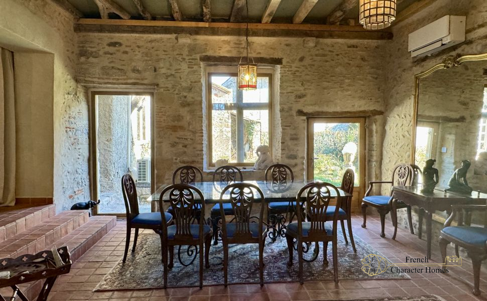 15th Century Fully Renovated Town House in Sauveterre de Béarn