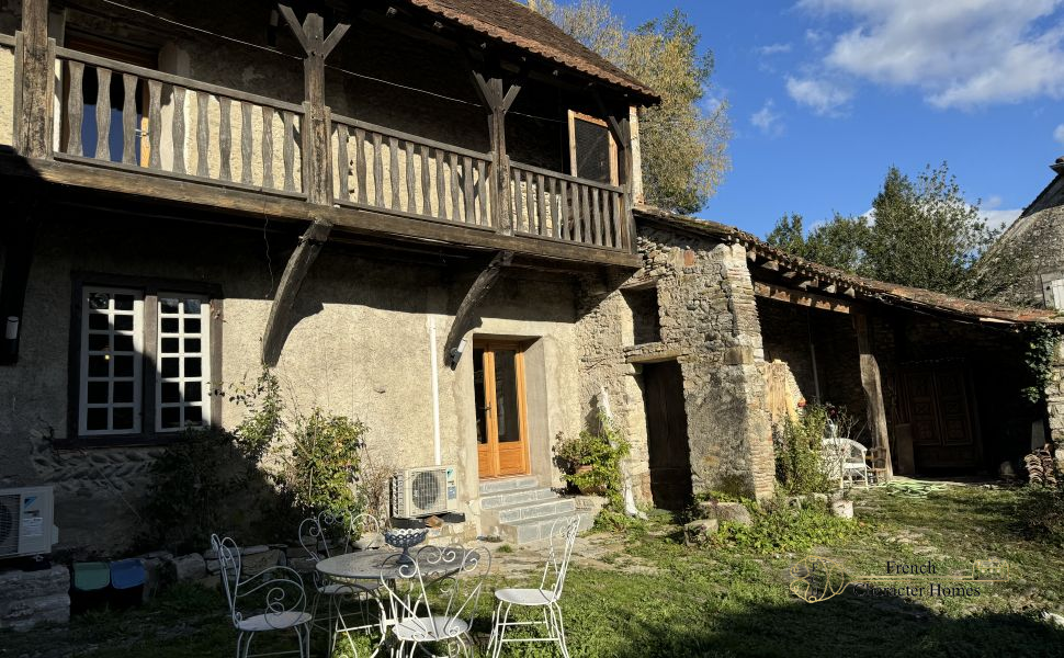 15th Century Fully Renovated Town House in Sauveterre de Béarn