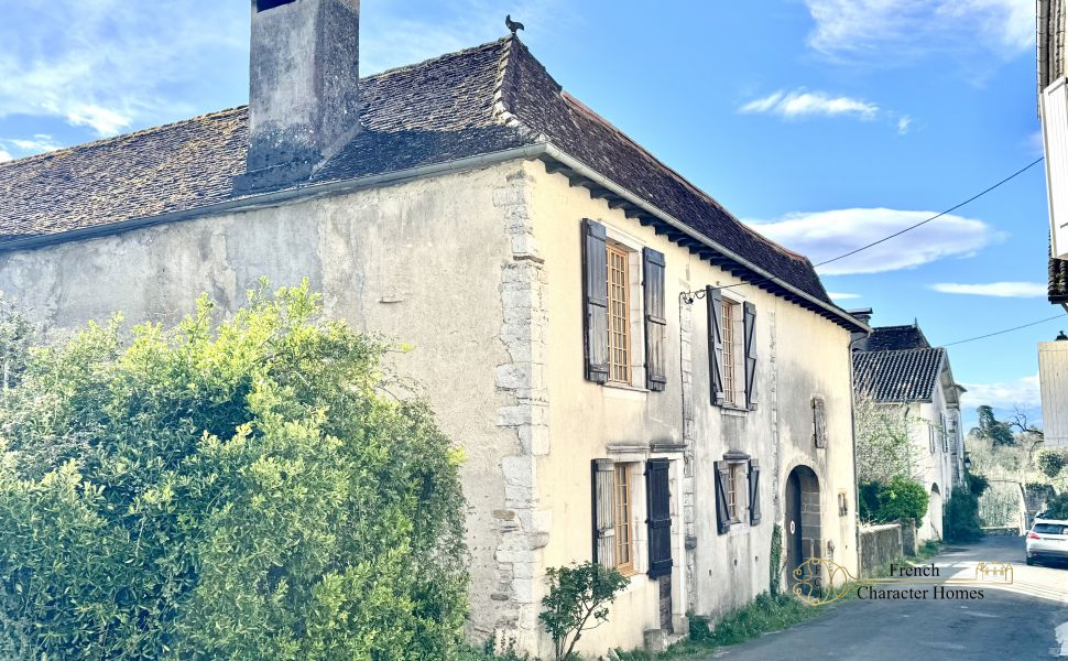 15th Century Fully Renovated Town House in Sauveterre de Béarn
