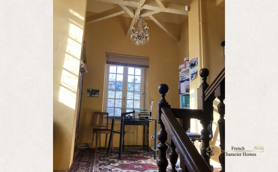 Equestrian Property near Pau with 11 Stables,15 HA (37 acres), Paddocks & Small Vineyard