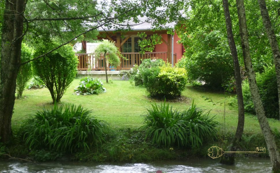 Lovely Former Watermill with 2 Guest Cottages