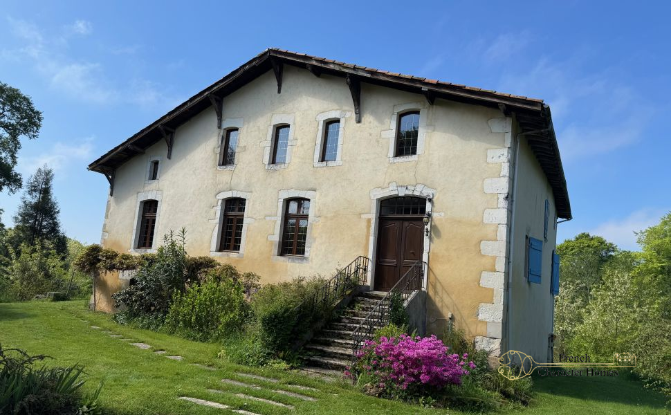 18th Century Maison de Maitre and 2 Spacious Gîtes In 2 Acres of Private Land