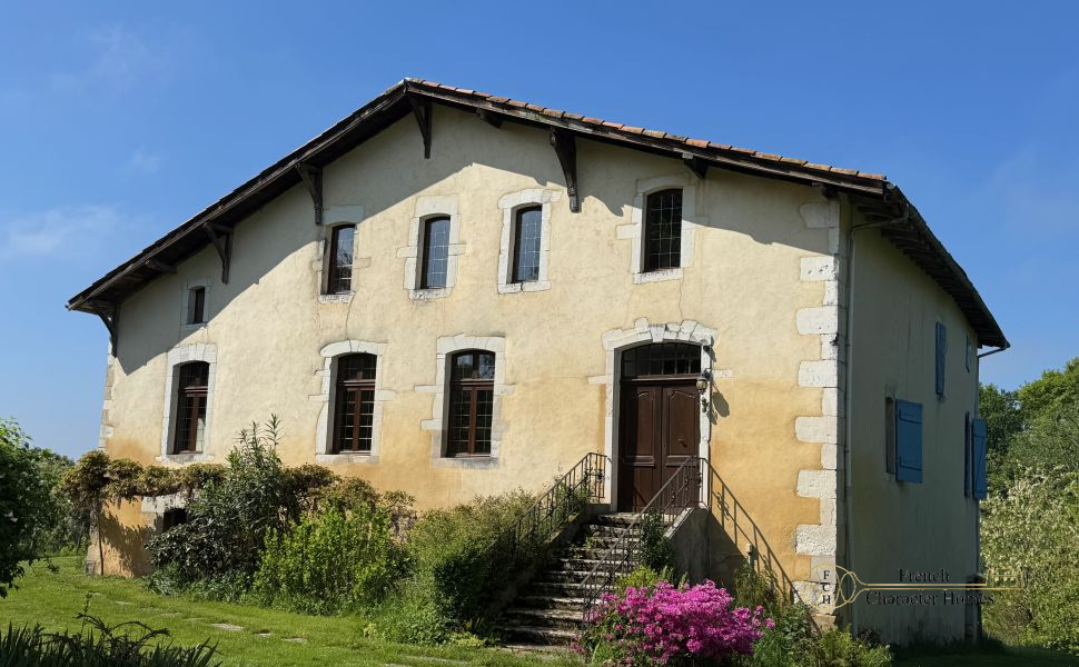 18th Century Maison de Maitre and 2 Spacious Gîtes In 2 Acres of Private Land