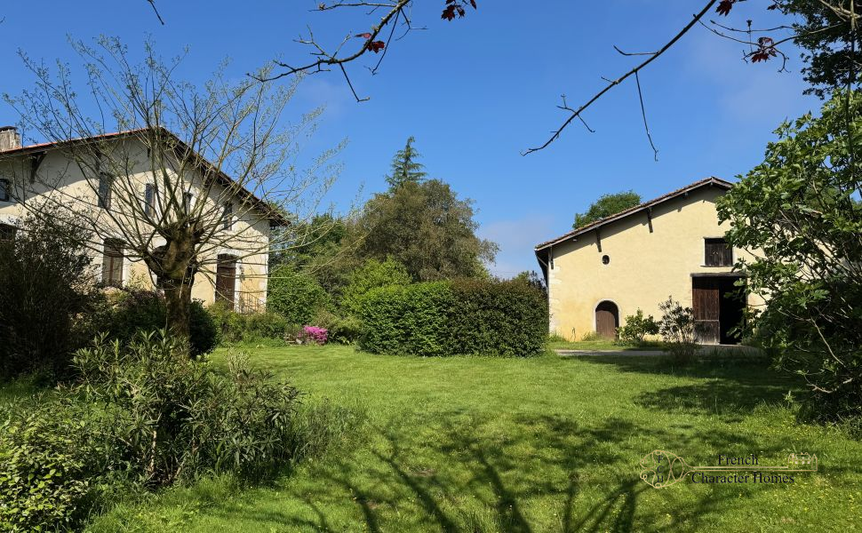 18th Century Maison de Maitre and 2 Spacious Gîtes In 2 Acres of Private Land