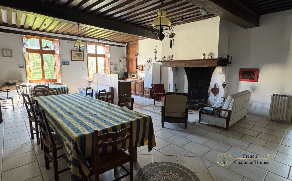 18th Century Maison de Maitre and 2 Spacious Gîtes In 2 Acres of Private Land