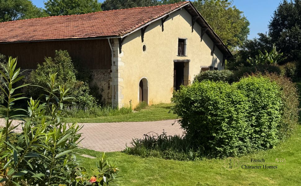 18th Century Maison de Maitre and 2 Spacious Gîtes In 2 Acres of Private Land