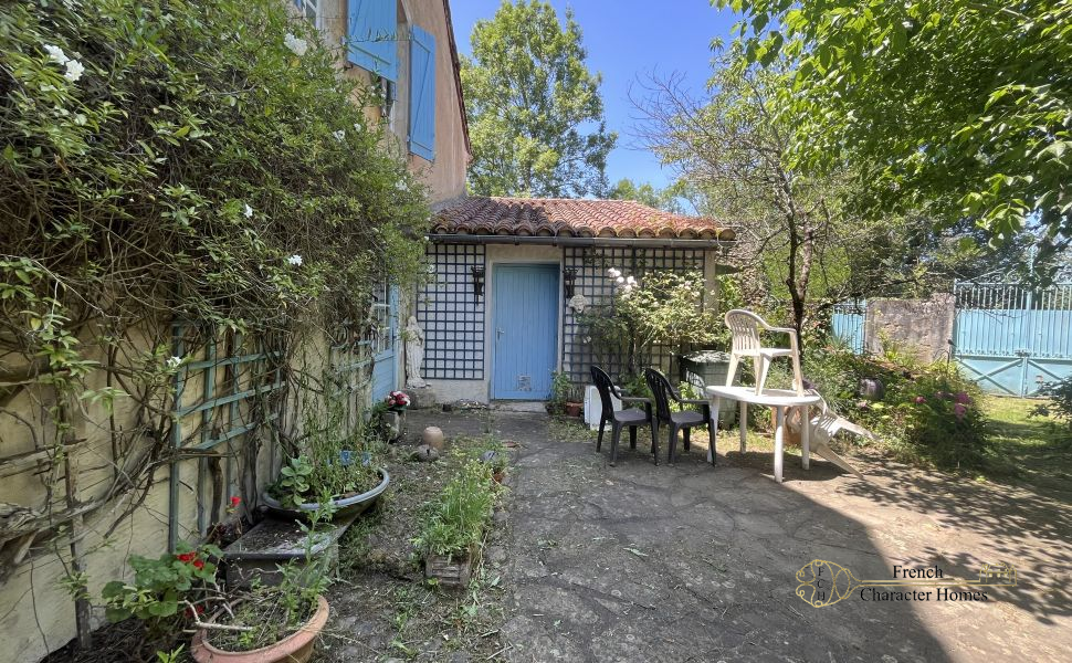 Charming 18th Century Béarnaise Farmhouse full of Character only 30 mins North of Pau
