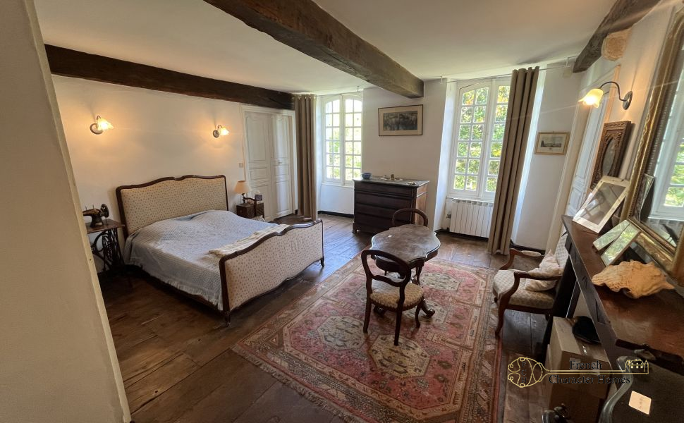 Charming 18th Century Béarnaise Farmhouse full of Character only 30 mins North of Pau