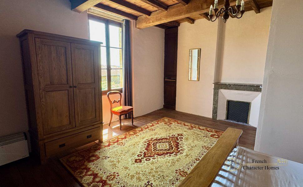 Authentic 19C Farmhouse with Interesting Outbuildings & Open Countryside Views