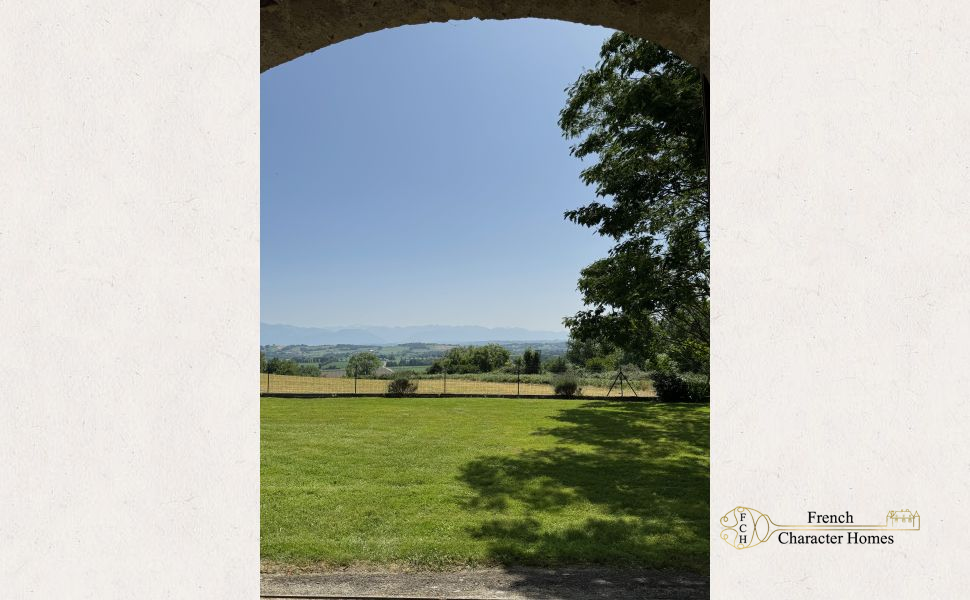 Elegant 19th-Century Béarnaise Estate with Mountain Views and Exceptional Stone Barns